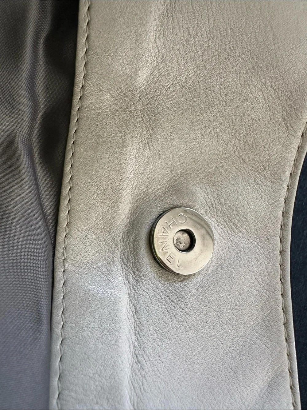 CHANEL bag white